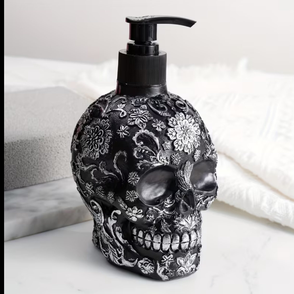 Sabi Style Simulated Rock Shape Ceramic Soap Pump Dispenser 
موزع صابون سيراميك بتصميم حجر طبيعي – أسلوب سابي