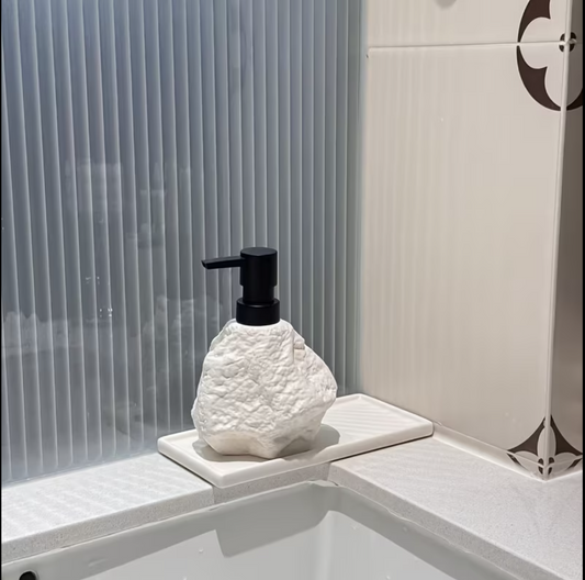 Sabi Style Simulated Rock Shape Ceramic Soap Pump Dispenser 
موزع صابون سيراميك بتصميم حجر طبيعي – أسلوب سابي